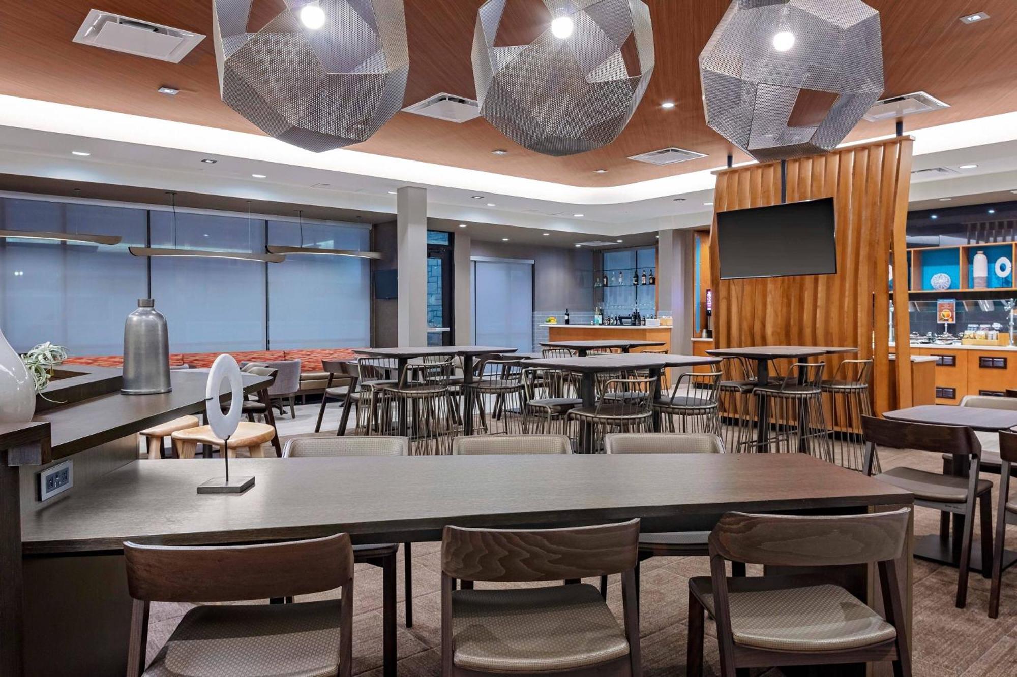 Springhill Suites By Marriott Kansas City Plaza Zewnętrze zdjęcie