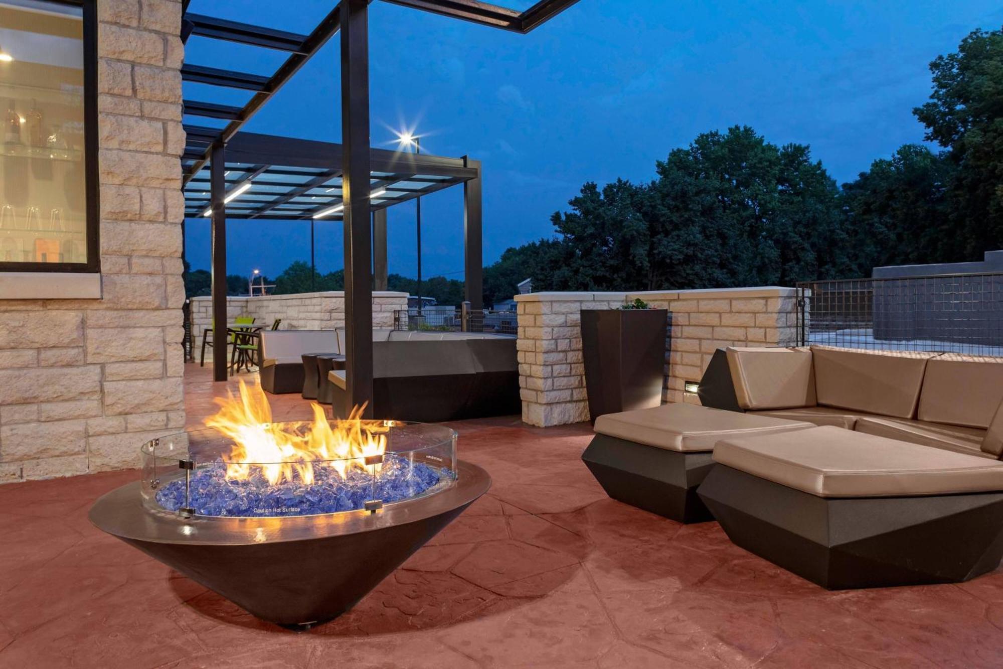 Springhill Suites By Marriott Kansas City Plaza Zewnętrze zdjęcie
